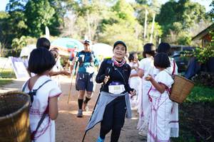 BIB: 3215
                            <button type="button" onclick="openModal(19031570)" class="btn btn-primary btn-sm float-right btn-popup" data-toggle="modal" data-target=".modal-high-quality">
                        <i class="fas fa-shopping-cart"></i> Add to Cart
                    </button>
                                            <button type="button" onclick="isThisMe(19031570, true)" class="btn btn-success btn-sm float-right btn-popup btn-isme hidden" data-toggle="tooltip" data-placement="bottom" title="นี่คือรูปของคุณใช่ไหม คลิกที่นี่เพื่อเอาเข้าอัลบั้ม">
                        <i class="fas fa-plus"></i> Add to album
                    </button>
                    <button type="button" onclick="isThisMe(19031570, false)" class="btn btn-warning btn-sm float-right btn-popup btn-isnotme hidden">
                        <i class="fas fa-ban"></i> Remove from album
                    </button>